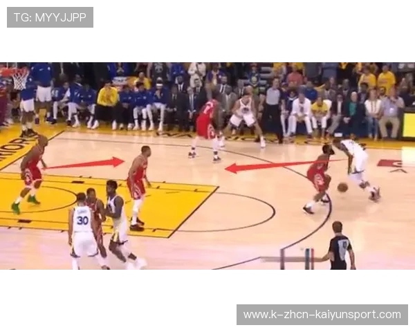 勇士凭借三分雨重击太阳，库里与穆迪成关键，勇士队员对库里